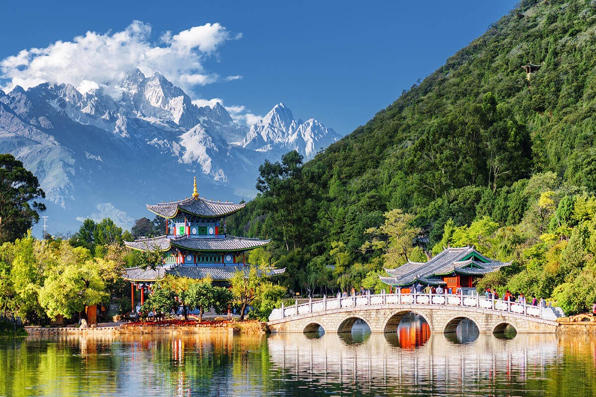 Great view of the Jade Dragon Snow Mountain and the Black Dragon Pool, Lijiang, Yunnan province, China Great view of the Jade Dragon Snow Mountain and the Black Dragon Pool, Lijiang, Yunnan province, China