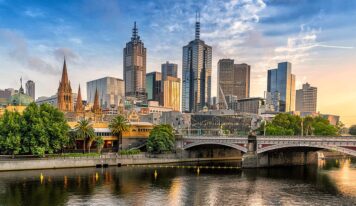 Traveling to Melbourne, Australia. Sightseeing Tour.