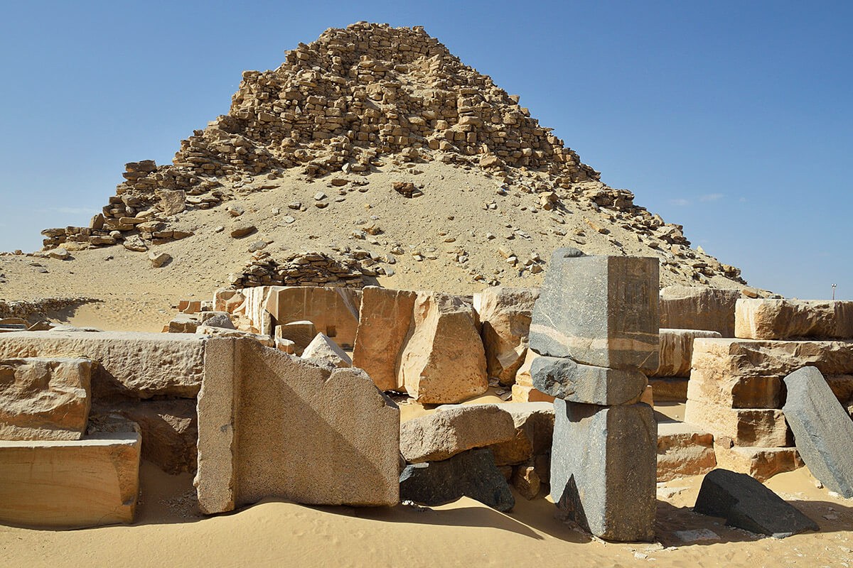Panoramic view of the Pyramid of Sahure Panoramic view of the Pyramid of Sahure