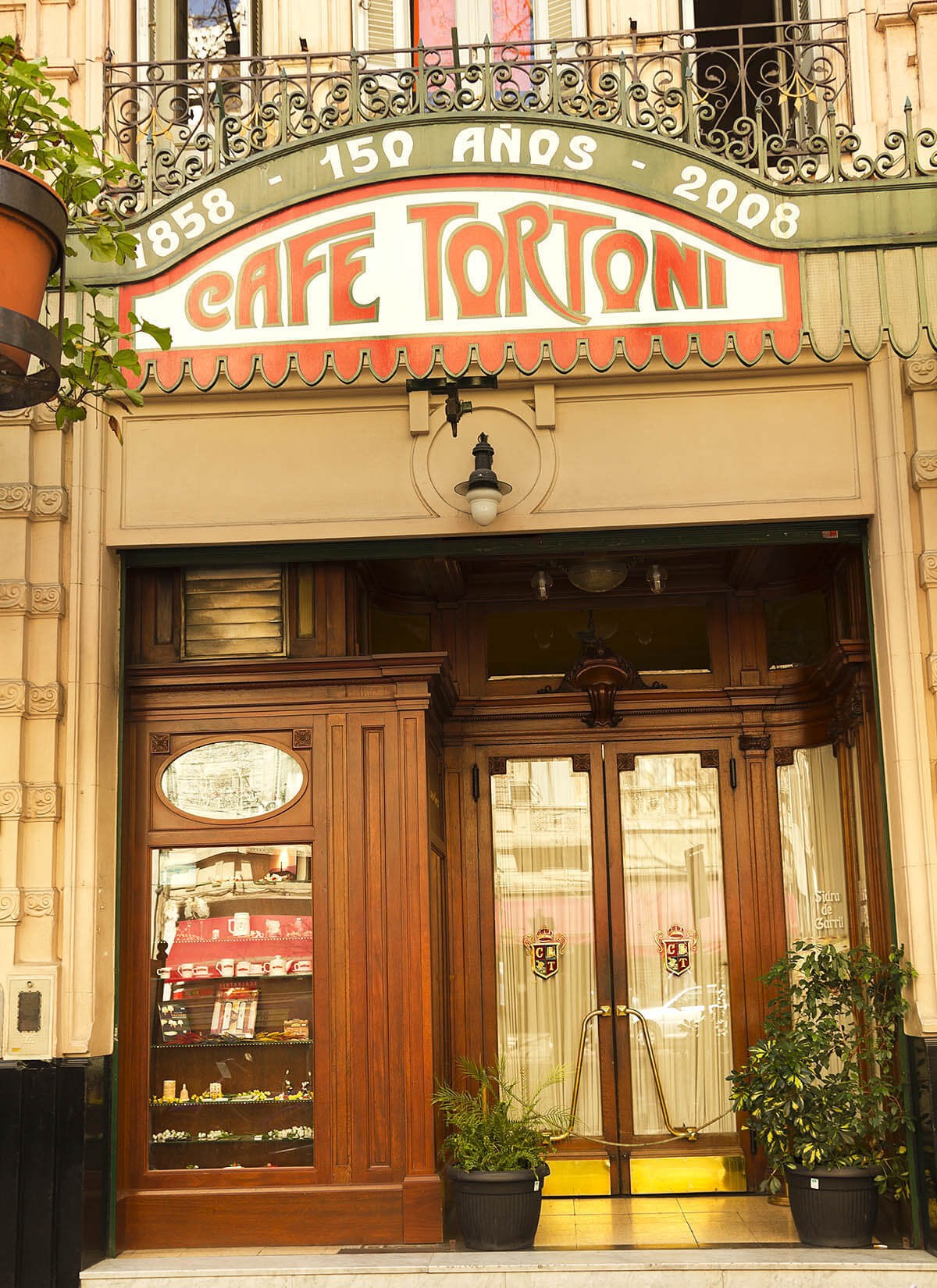 Café Tortoni - well-known cafe in Buenos Aires Café Tortoni - well-known cafe in Buenos Aires