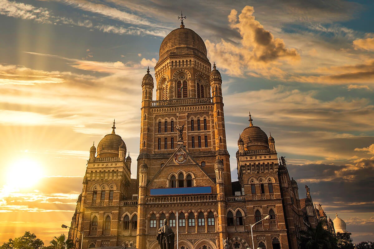 Historic tall Temple in the center of Mumbai, India Historic tall Temple in the center of Mumbai, India