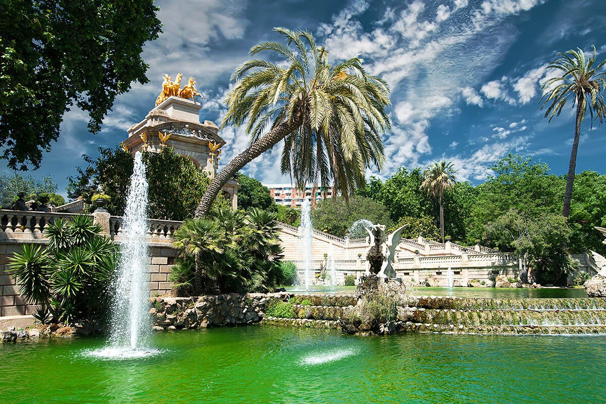 Gorgeous view of the fountain at the Barcelona Zoo Gorgeous view of the fountain at the Barcelona Zoo