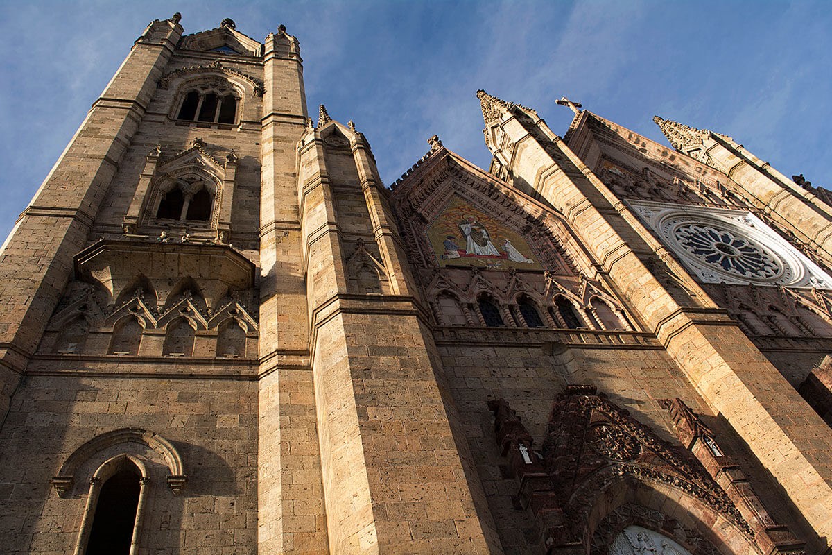 Image of the Temple of the Expiatory in the city of Guadalajara, Mexico