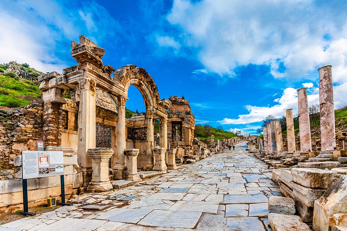 Ephesus ancient city in Turkey, popular place on the outskirts of Izmir Ephesus ancient city in Turkey, popular place on the outskirts of Izmir