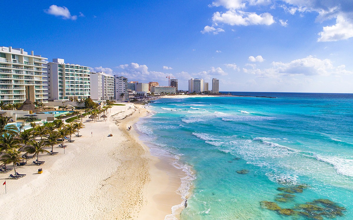 Image stunning beach with white sand in Cancun, Mexico Image stunning beach with white sand in Cancun, Mexico