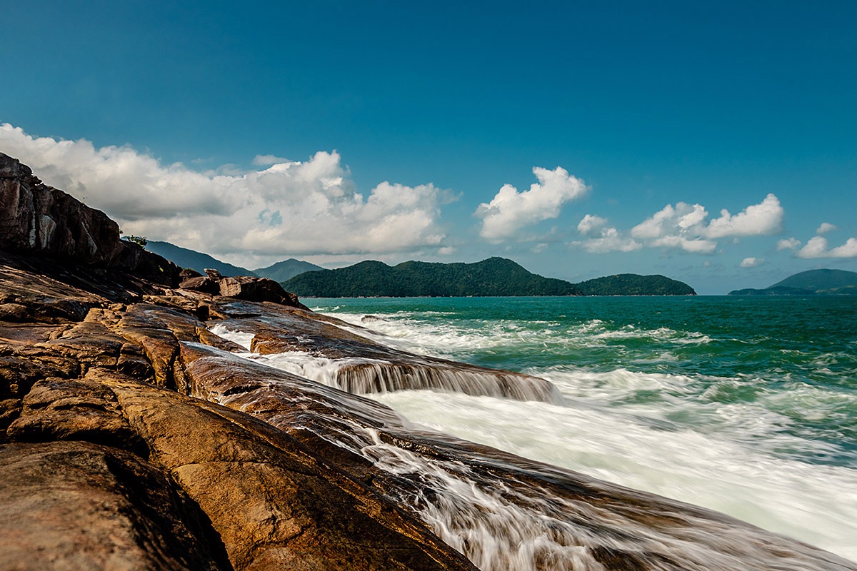 Image of rocks and ocean, city of Fortaleza, Brazil Image of rocks and ocean, city of Fortaleza, Brazil