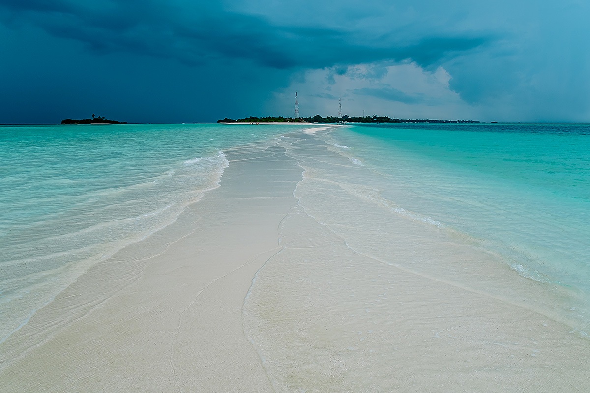 Amazing evening views of the beach and ocean, Kuramathi, Maldives Amazing evening views of the beach and ocean, Kuramathi, Maldives
