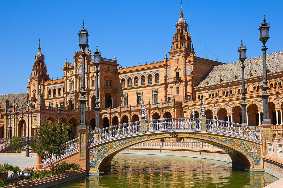 Image of the bridge in the square of Spain, city of Seville