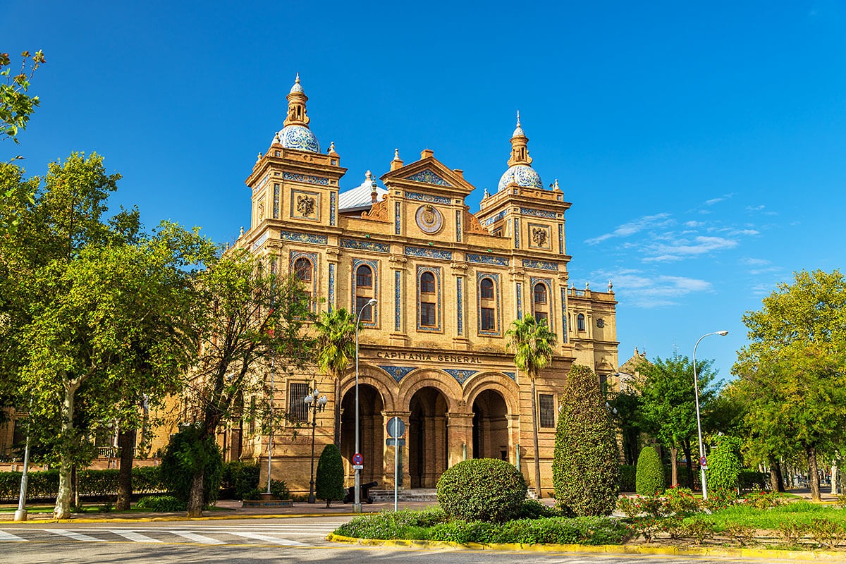 Image of the main building Plaza de Espana, city of Seville