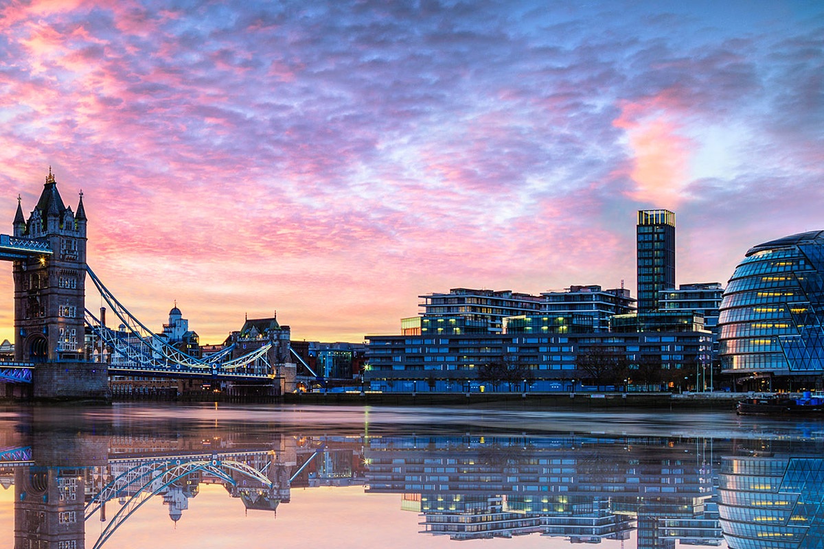 Image of the sunrise in London, United Kingdom