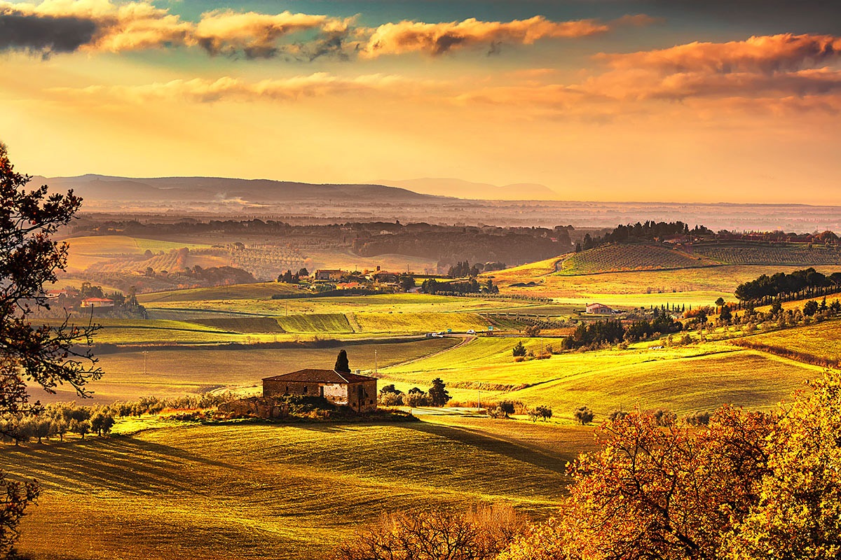 Fairy landscape of rural fields in Tuscany, Italy Fairy landscape of rural fields in Tuscany, Italy