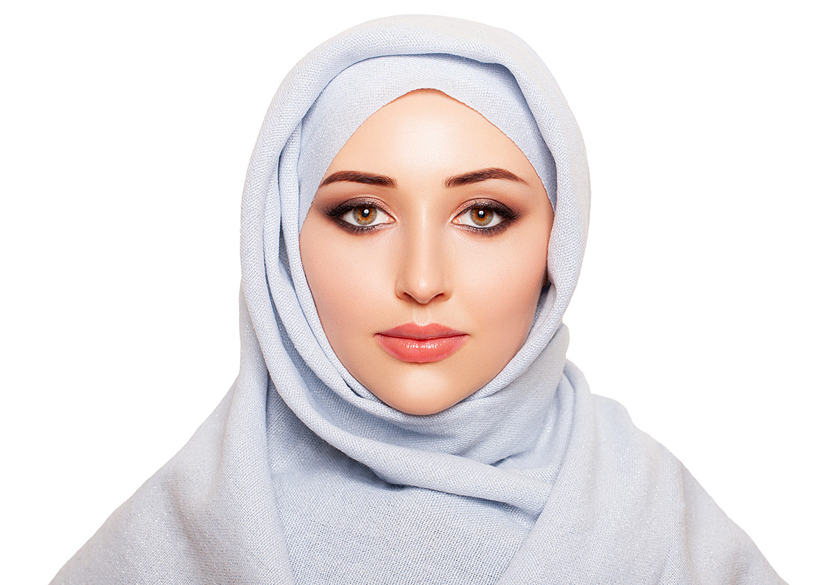 Image of Asian woman in niqab Image of Asian woman in niqab