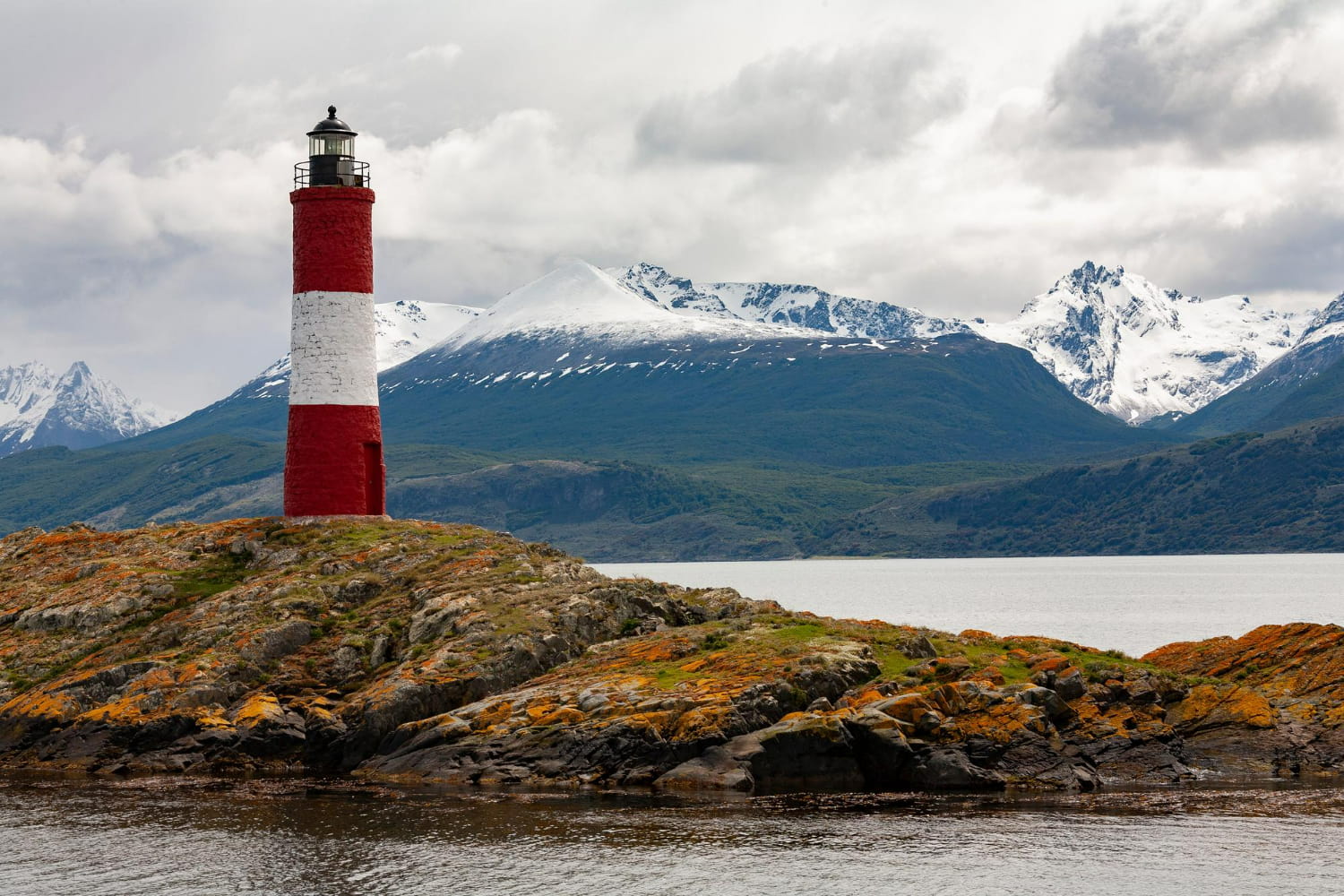 This iconic image showcases the Les Éclaireurs Lighthouse, one of the most photographed lighthouses in the Southern Hemisphere.